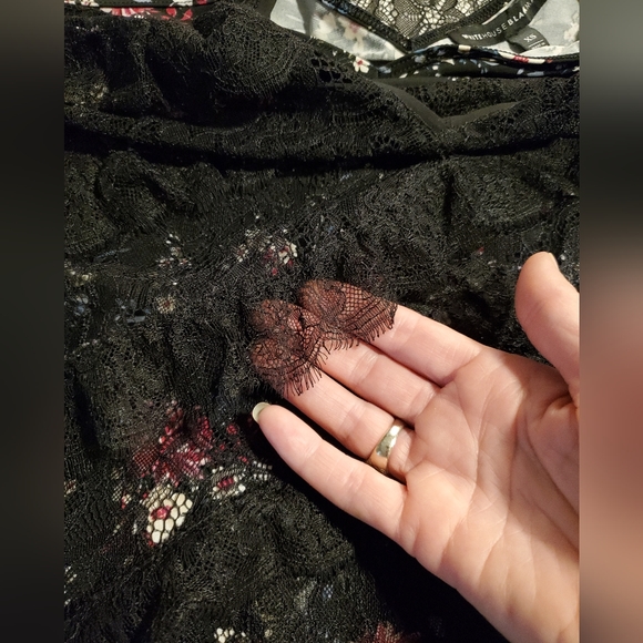 WHBM Lace Shell Top - Picture 5 of 10